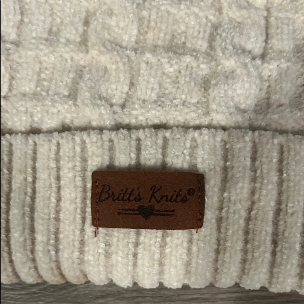 Britt’s Knits‎ Cream Knit Beanie